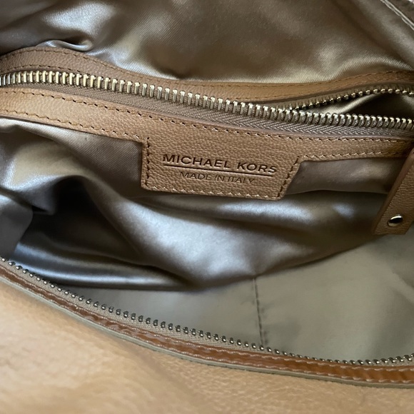 Michael KORS Brown Leather Bag with Gold Hardware - Picture 7 of 11